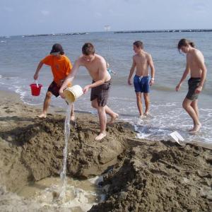 Gymnazisté byli na zkušené u moře