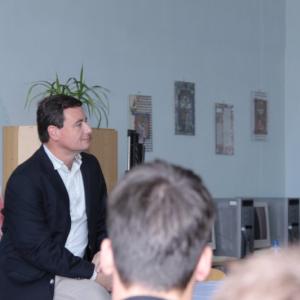 David Rath navštívil Gymnázium Karla Čapka v Dobříši