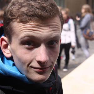 Videa a fotografie z Tonnerre a Paříže