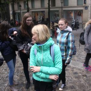 Videa a fotografie z Tonnerre a Paříže