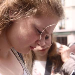 Videa a fotografie z Tonnerre a Paříže