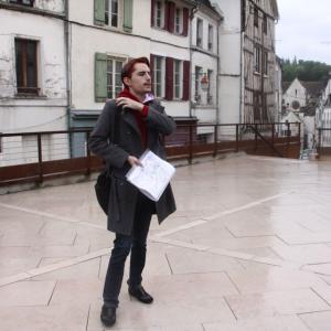 Videa a fotografie z Tonnerre a Paříže