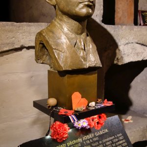 Stabat mater od Dvořáka a krypta parašutistů