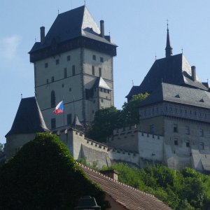 Karlštejn a Koněpruské jeskyně