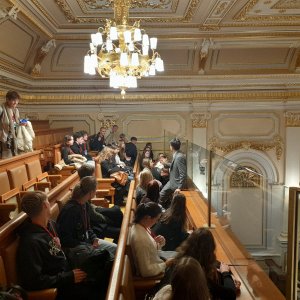 Exkurze do Poslanecké sněmovny a procházka Prahou