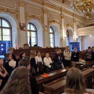 Exkurze do Poslanecké sněmovny a procházka Prahou