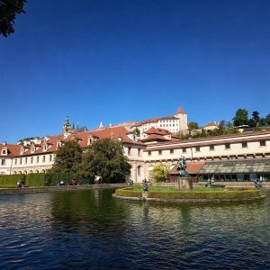 Po stopách české státnosti: Studenti navštívili Poslaneckou sněmovnu