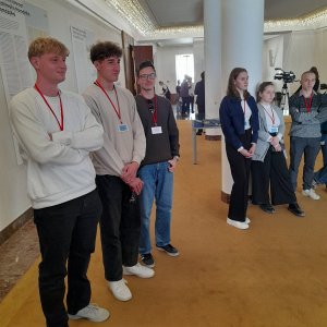 Po stopách české státnosti: Studenti navštívili Poslaneckou sněmovnu